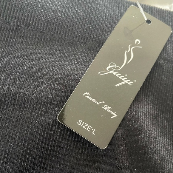 High-Waisted Black Body Shapewear - Picture 7 of 7